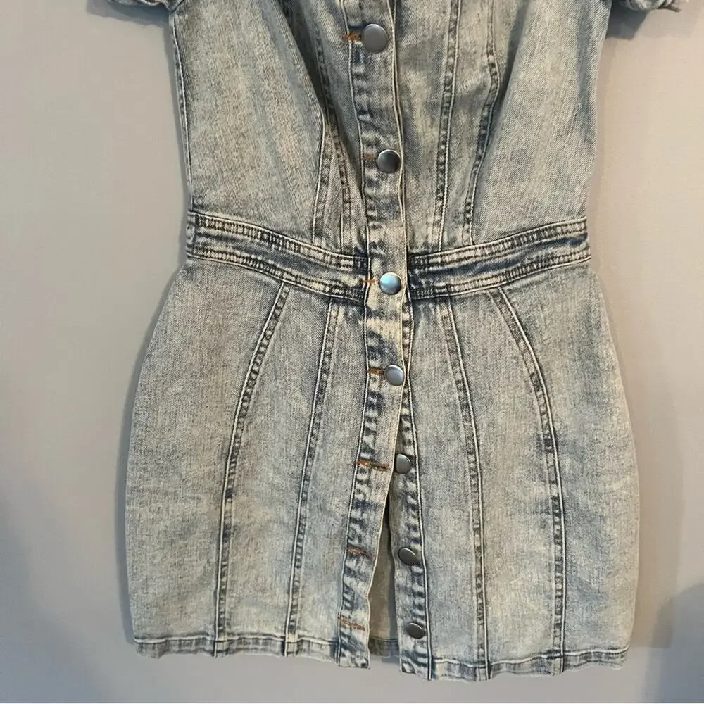 NWT Shoe Dazzle Denim Mini Dress Size Medium Measures Like XS Button Down - Picture 4 of 9